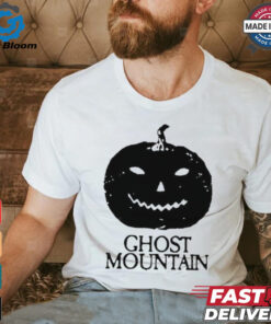 Ghost mountain pumpkin not worth this pain Halloween Shirt