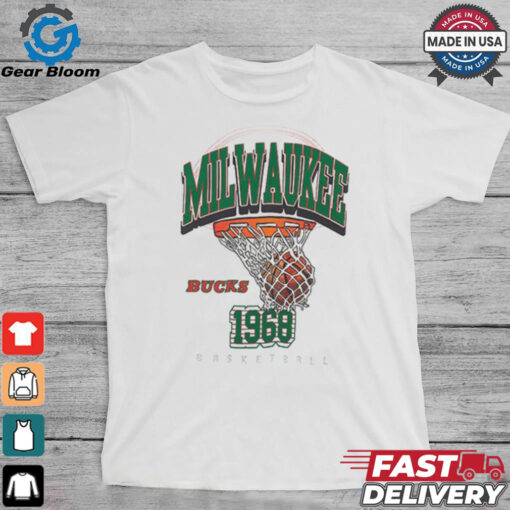 Mitchell & Ness HWC ’68 Logo Swagger Milwaukee Bucks T Shirt