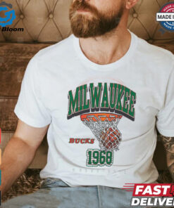 Mitchell & Ness HWC '68 Logo Swagger Milwaukee Bucks T Shirt