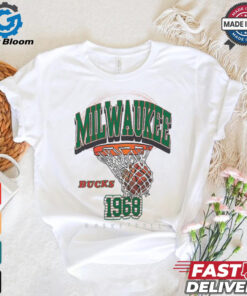 Mitchell & Ness HWC '68 Logo Swagger Milwaukee Bucks T Shirt