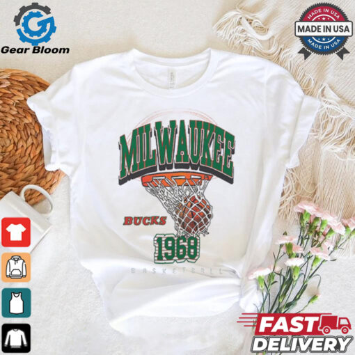 Mitchell & Ness HWC ’68 Logo Swagger Milwaukee Bucks T Shirt