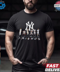 Original New York Yankees Legends Rivera, Berra, DiMaggio, Mantle, Ford, Jeter Friends Signatures T shirt