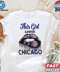 This girl loves Chicago Bears and Chicago Cubs lips bite shirt