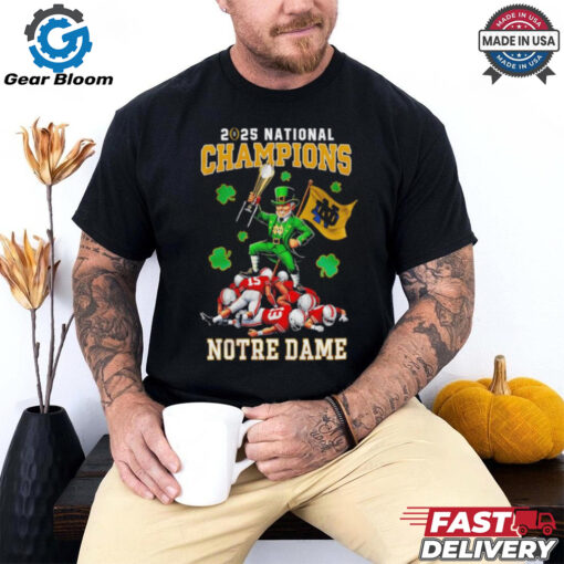 2025 National Champions Trophy Notre Dame Fighting Irish Mascot vs Ohio State Buckeyes Players Graphic shirt