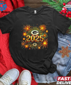 **Green Bay Packers 2025 New Year Firework Fan Favorite Shirt** - Celebrate the arrival of 2025 with Packers pride! This festive shirt features a dazzling firework design alongside the iconic Green Bay Packers logo, making it the perfect choice for fans ringing in the new year while showcasing their unwavering support for the team. A must-have for every loyal Cheesehead!