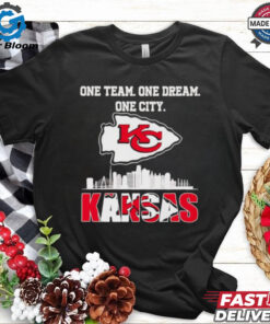 One team one dream one city Kansas City Chiefs skyline shirt