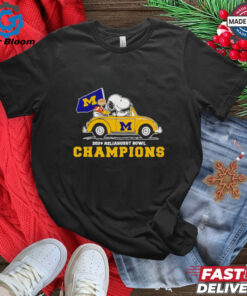 Snoopy driving car 2024 Reliaquest Bowl Champions Michigan Wolverines shirt