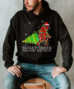 Bigfoot Sasquatch through the snow Christmas 2022 shirt