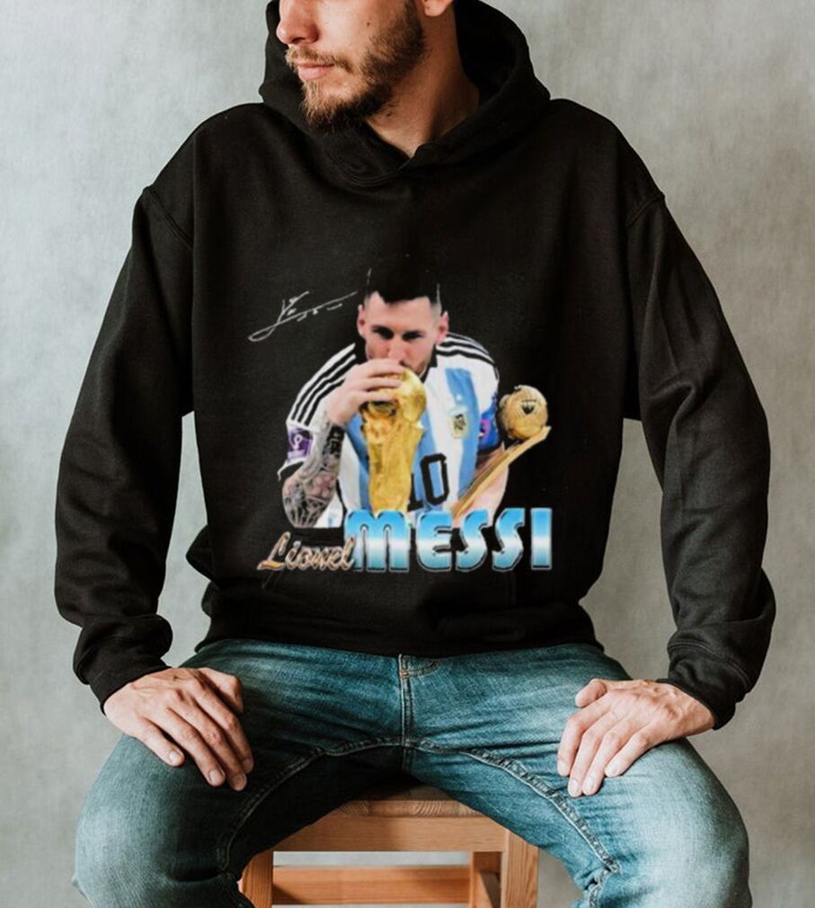 Signature design lionel messI kissing world cup 2022 Argentina Football  shirt, hoodie, sweater, long sleeve and tank top