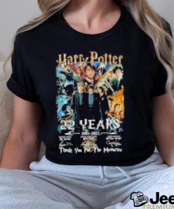 22 years 2001 2023 Harry Potter member thank you for the memories signatures shirt