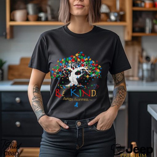 BE KIND AUTISM AWARENESS Classic T Shirt