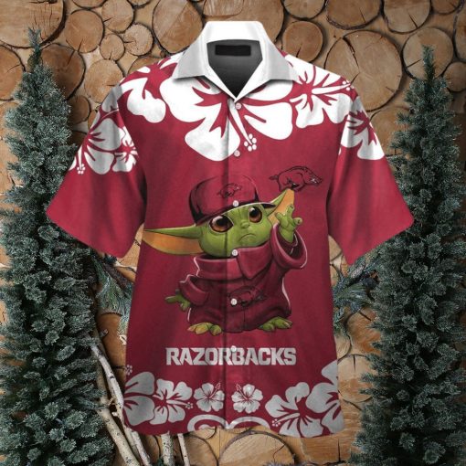 Arkansas Razorbacks Baby Yoda Short Sleeve Button Up Tropical Hawaiian Shirt