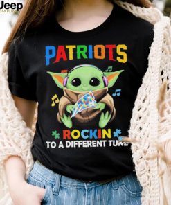 Autism New England Patriots Baby Yoda Rockin To A Different Tune Shirt