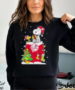 Awesome new York Yankees Christmas snoopy sweater