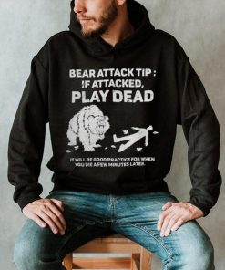 Camping Hiking Outdoor Travel Funny Vintage Bear Attack Tip shirt