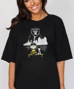 Charlie Brown And Snoopy Dog Watching City Oakland Raiders T Shirt