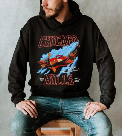 Chicago Bulls Airlines fly Bulls world Airlines logo shirt