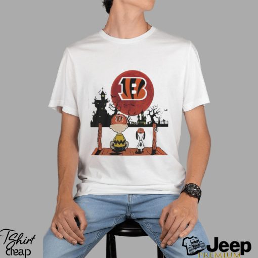 Cincinnati Bengals Charlie Brown And Snoopy Haunted House T Shirt