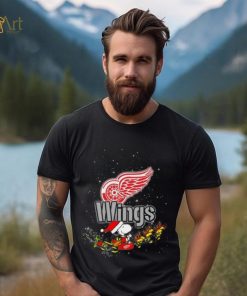 Detroit Red Wings NHL Santa Snoopy and Woodstock Christmas T Shirt