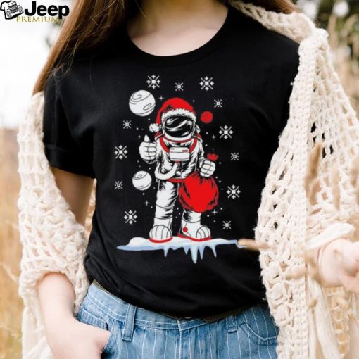 Funny astronaut santa Christmas santa claus astronaut delivering gifts xmas space lovers 2023 shirt