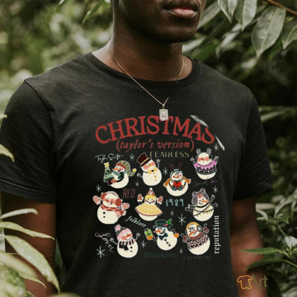 https://img.eyestees.com/teejeep/2023/Get-into-the-Holiday-Spirit-with-Taylor-Swift-and-Mickey-Mouse-shirt5.jpg