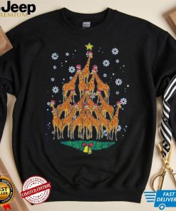 Giraffe Christmas Tree Animal Xmas Women Men Unisex Shirt