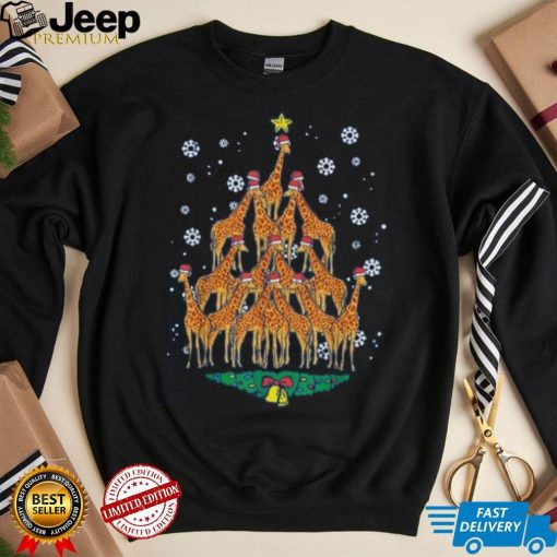 Giraffe Christmas Tree Animal Xmas Women Men Unisex Shirt