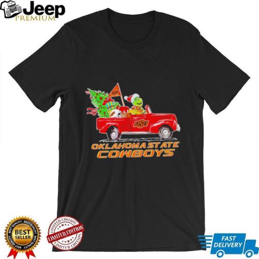 Happy Merry Christmas The Grinch drive a car Oklahoma State Cowboys football logo flag gift shirt