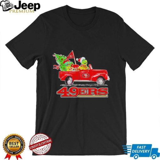 Happy Merry Christmas The Grinch drive a car San Francisco 49ers football logo flag gift shirt