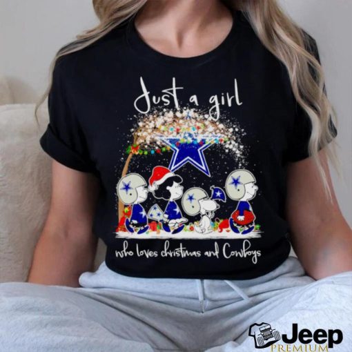 Just a girl who loves Christmas and Dallas Cowboys Peanuts characters shirt