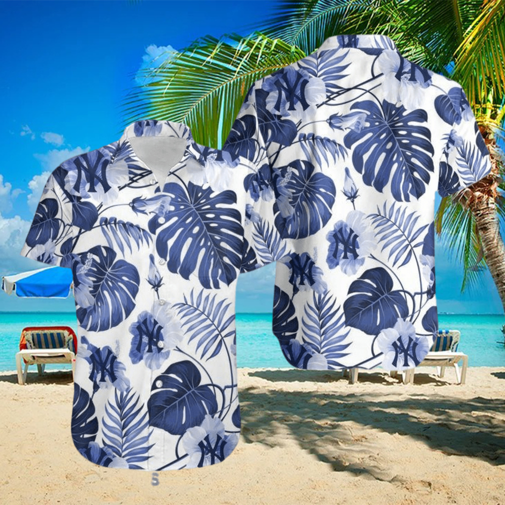 MLB New York Yankees Tropical Pattern Short Sleeve Resort Hawaiian