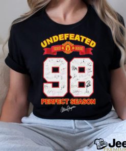 Manchester United Undefeated 1998 – 1999 Perfect Season Signatures Shirt