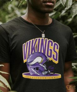 Minnesota Vikings Helmet Platform T Shirt