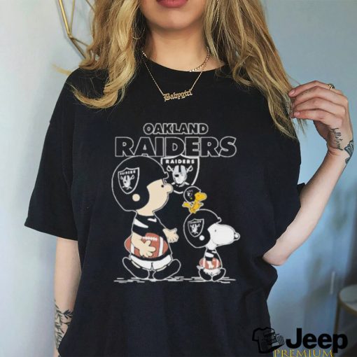 Oakland Raiders Snoopy Plays The Football Game shirt