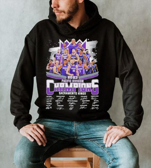 Official Sacramento Kings 2023 NBA Pacific Division Champions signatures Shirt.