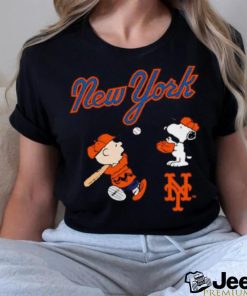 Peanuts Charlie Brown And Snoopy Playing Baseball New York Mets Shirt