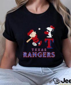 Peanuts Charlie Brown And Snoopy Playing Baseball Texas Rangers Shirt