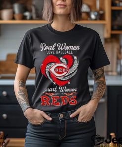 Never Underestimate A Woman Who Understands Baseball And Loves Cincinnati  Reds 2023 Shirt - teejeep