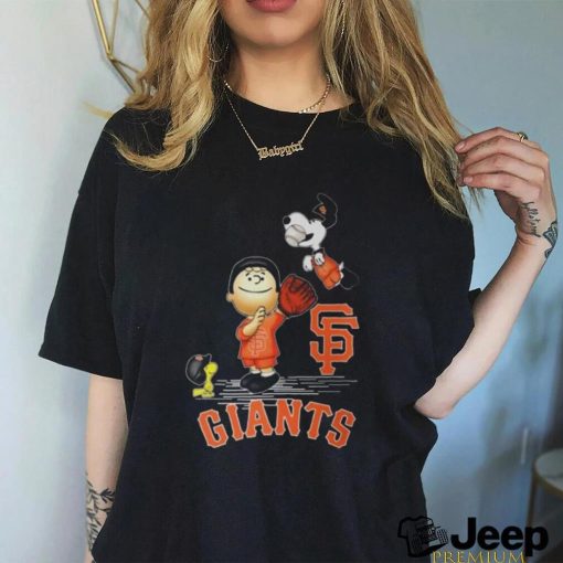 San Francisco Giants The Peanuts Sport Fans Christmas shirt