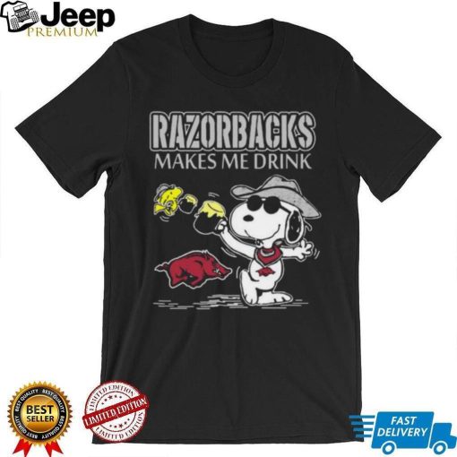 Snoopy And Woodstock Arkansas Razorbacks Makes Me Drinks Shirt