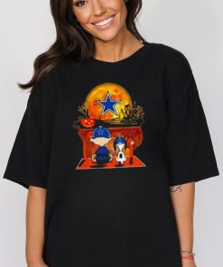 Snoopy and Charlie Brown Pumpkin Dallas Cowboys Halloween Moon Graphic T Shirt