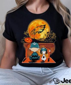 Snoopy and Charlie Brown Pumpkin Philadelphia Eagles Halloween Moon Shirt