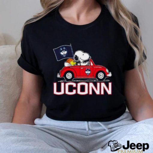 Snoopy and Woodstock driver car uconn huskies shirt