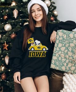 Snoopy and Woodstock driving car Iowa Hawkeyes shirt