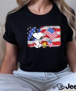 Snoopy and Woodstocks hug American Flag 2023 shirt