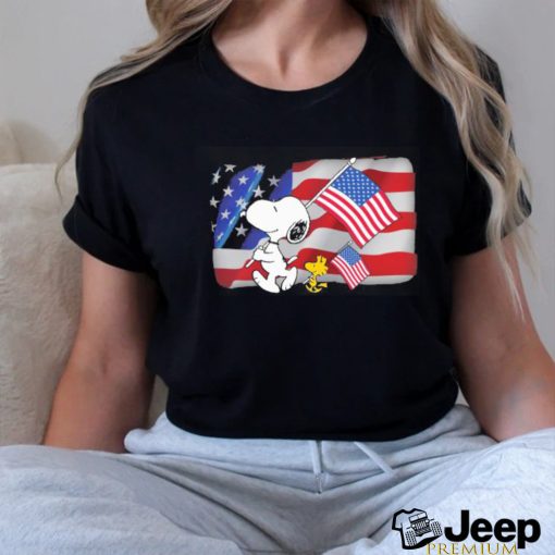 Snoopy and Woodstocks hug American Flag 2023 shirt