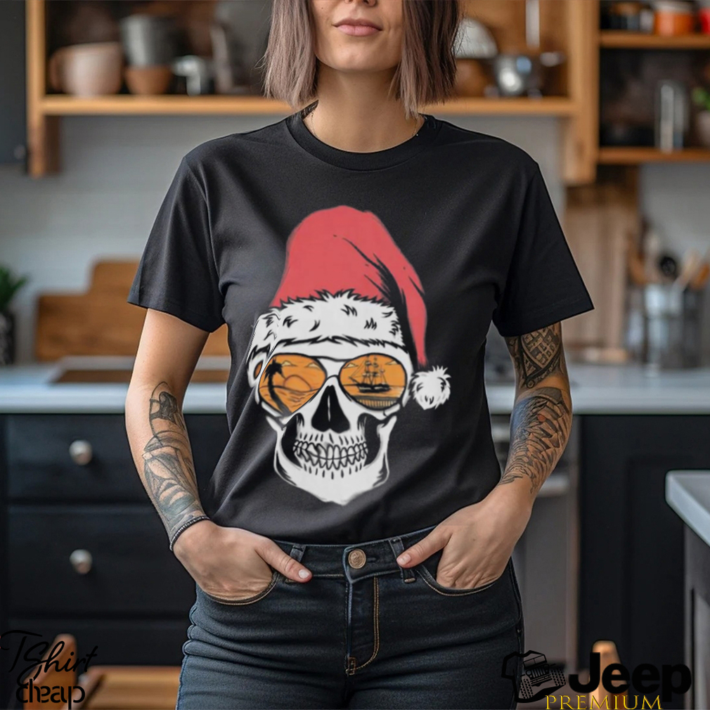 Tampa bay santa skull holiday for the bay clothing co T shirt - teejeep