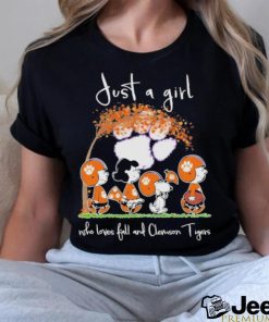 The Peanuts Snoopy and Friends Just a Girl Who loves Fall and Clemson Tigers shirt