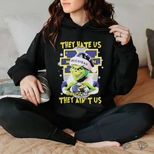 They Hate Us Because Ain’t Us The Grinch Hand Love Michigan Wolverines Christmas Shirt