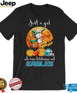 Snoopy just a girl who loves Halloween and Eagles shirt